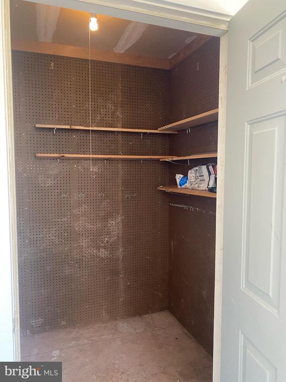 Building Photo - 9470 Scarlet Oak Dr