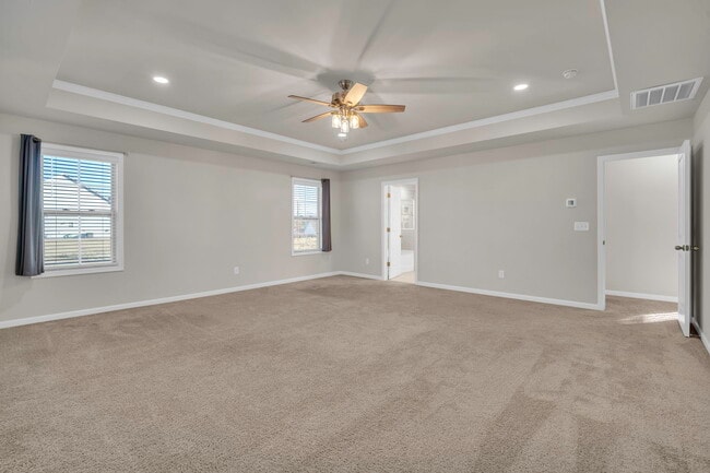 Building Photo - 222 Raleighwood Ln