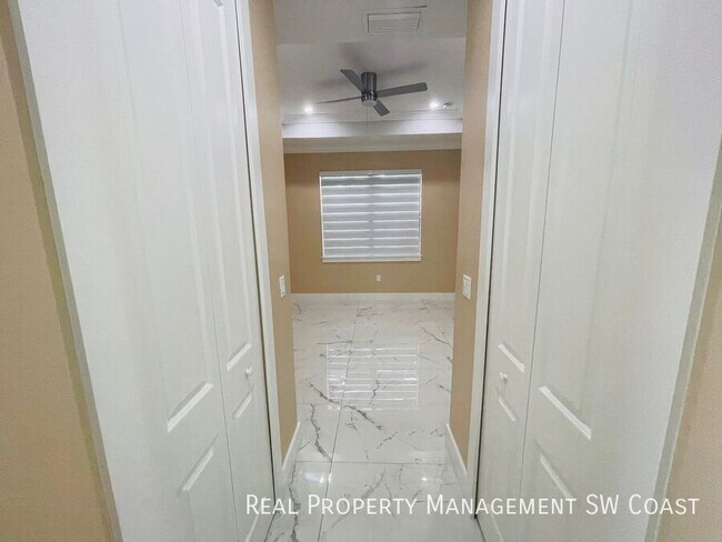 Building Photo - 4267 4th Ave SE