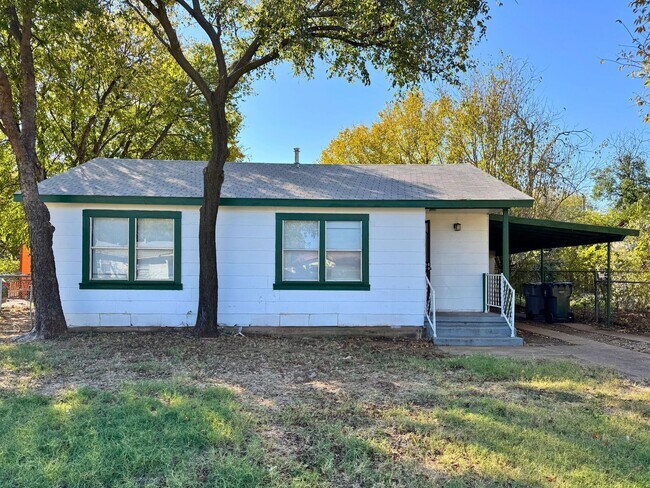 Primary Photo - Cute 3 Bed 1 Bath home in Sunnyside Heights