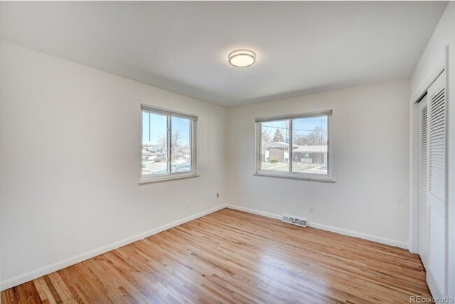 Building Photo - 7942 E Briarwood Blvd