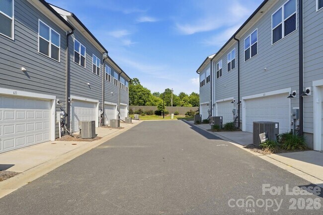 Building Photo - 615 Myrick Aly