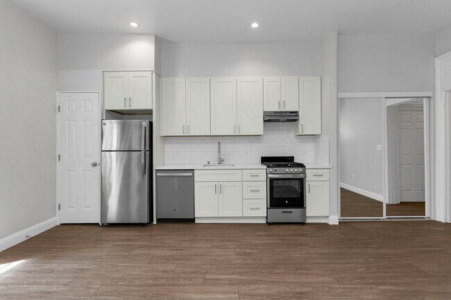 Building Photo - 570 Grove