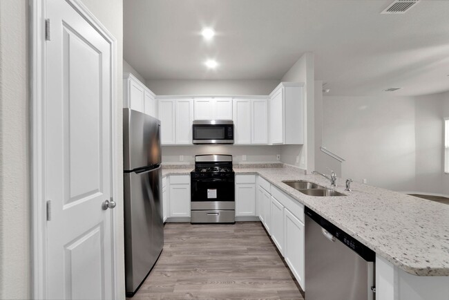 Building Photo - Brand New unit ready for RENT! 1st Month F...