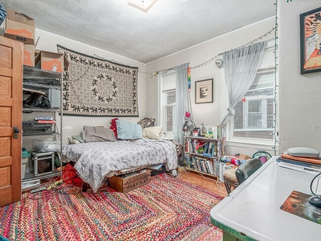 Building Photo - 81 Bristol Rd