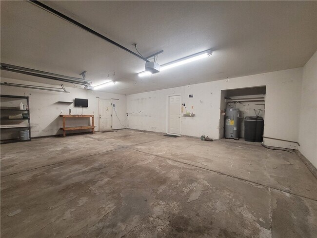 Building Photo - 3835 Smoketree Cir