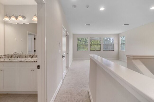 Building Photo - Estancia 4 Bed / 2.5 House Home for Lease!