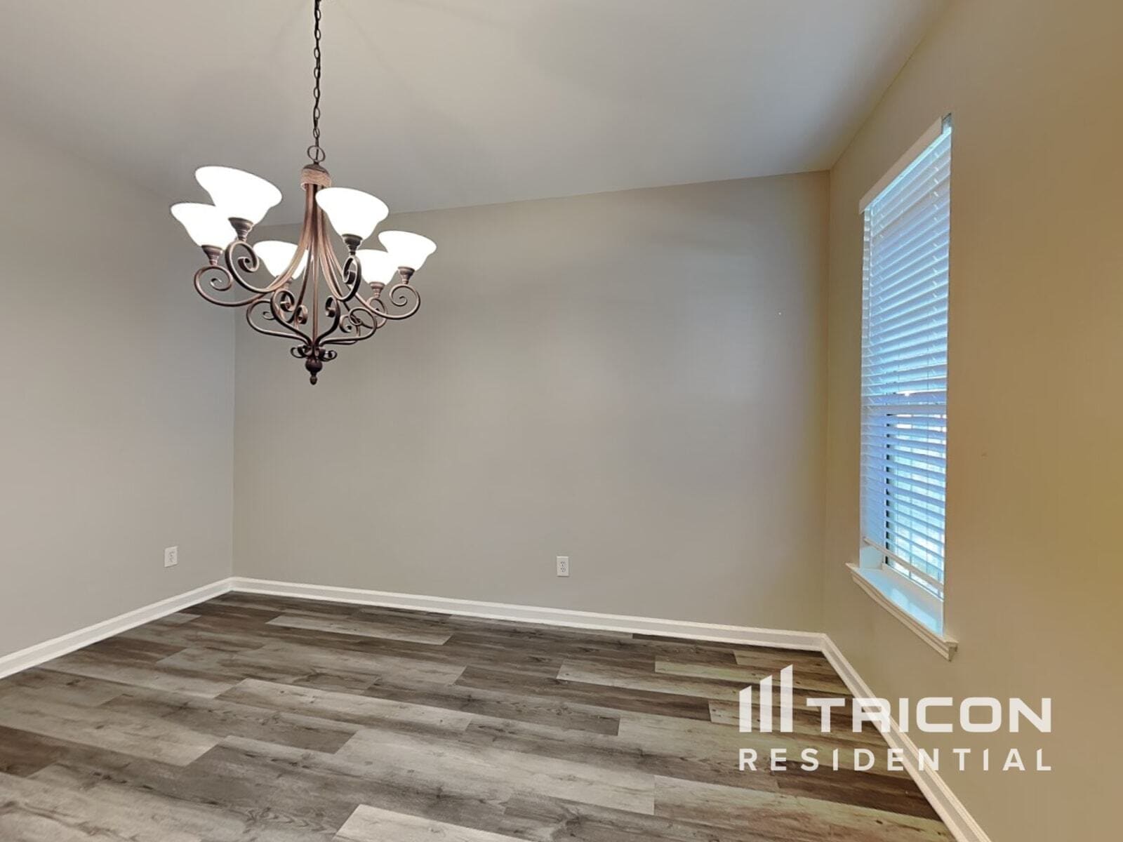 Building Photo - 606 Brookwater Dr