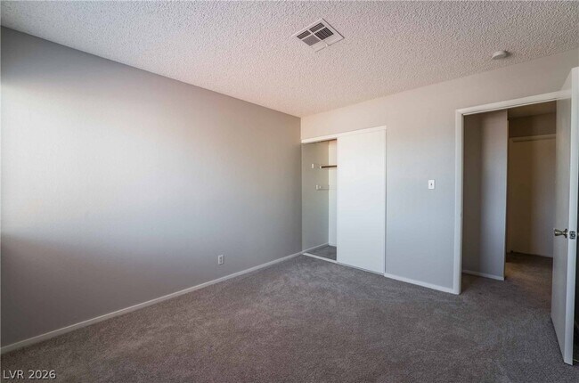 Building Photo - 8705 Isola Dr