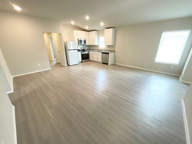 Building Photo - 5731 Falcon Pt