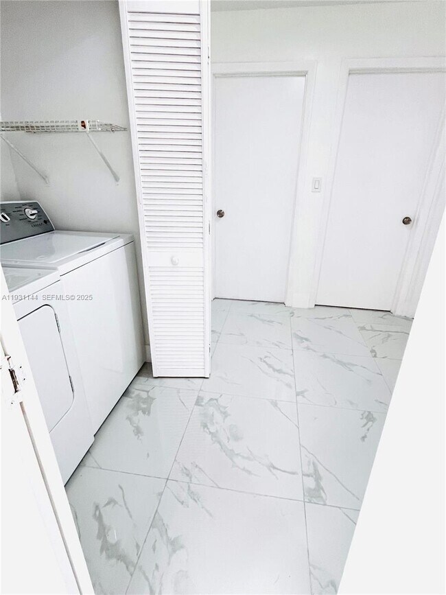 Building Photo - 164 NW 85th Ct