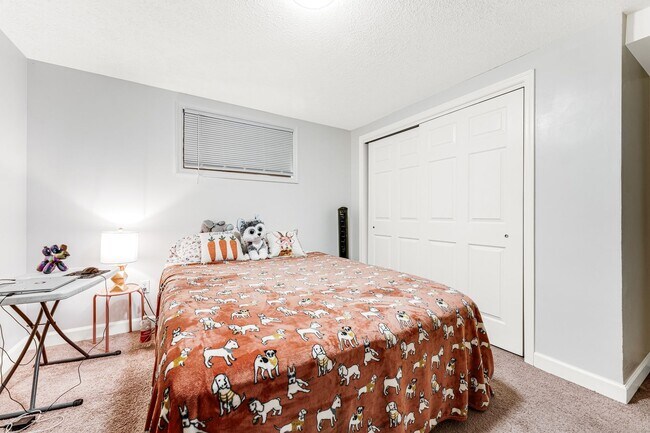 Building Photo - Pine Ridge Apartments