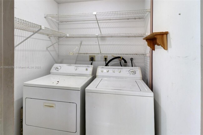 Building Photo - 9887 N Belfort Cir