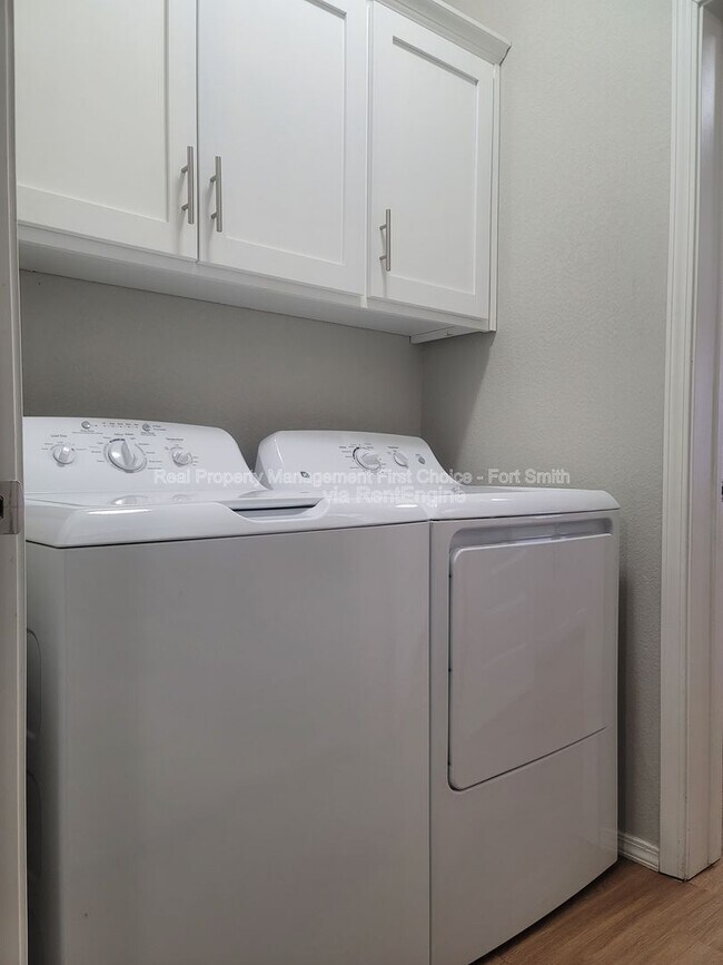 Building Photo - 2108 Ingalls Ln