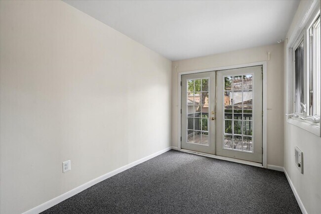 Building Photo - 3842 N Bell Ave