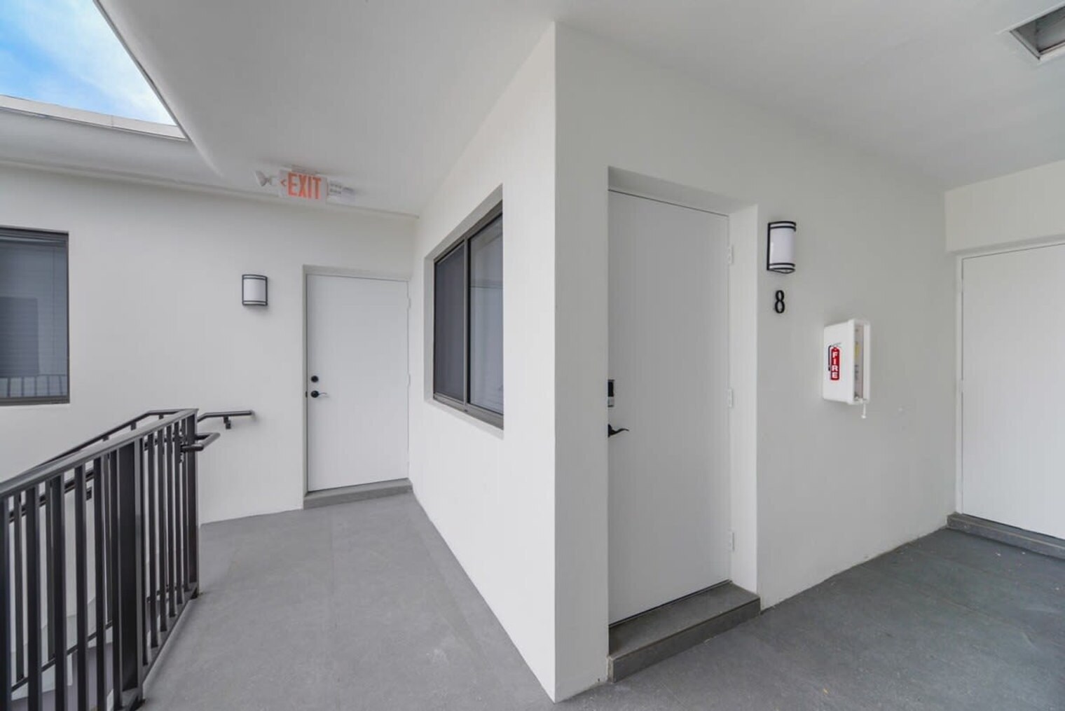 Building Photo - 700 SW 11th Ave