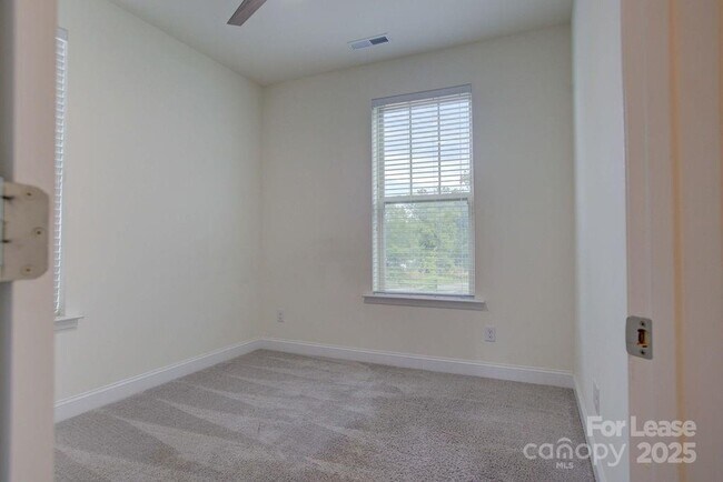Building Photo - 112 Judson Ave