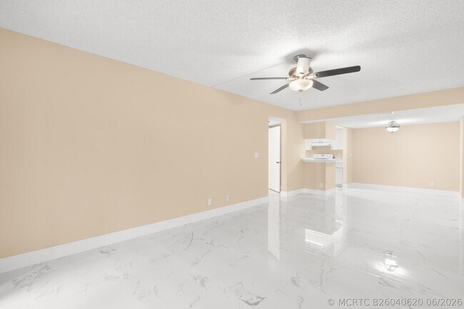 Building Photo - 9855 Westview Dr