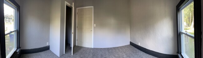 Building Photo - 407 E Center St