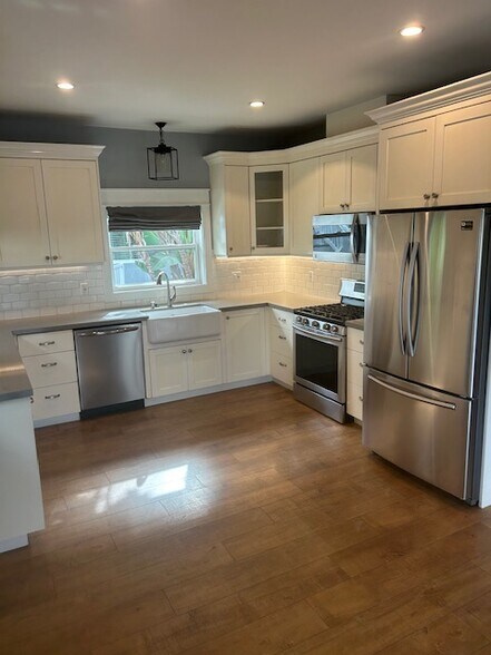 Cozy kitchen - 1534 Manhattan Beach Blvd