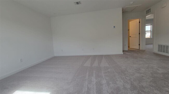 Building Photo - 440 Bristlecone Bend