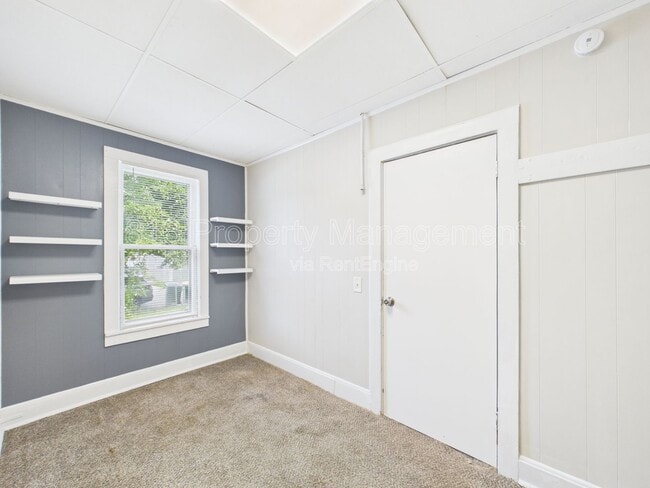 Building Photo - 1222 S 40th St