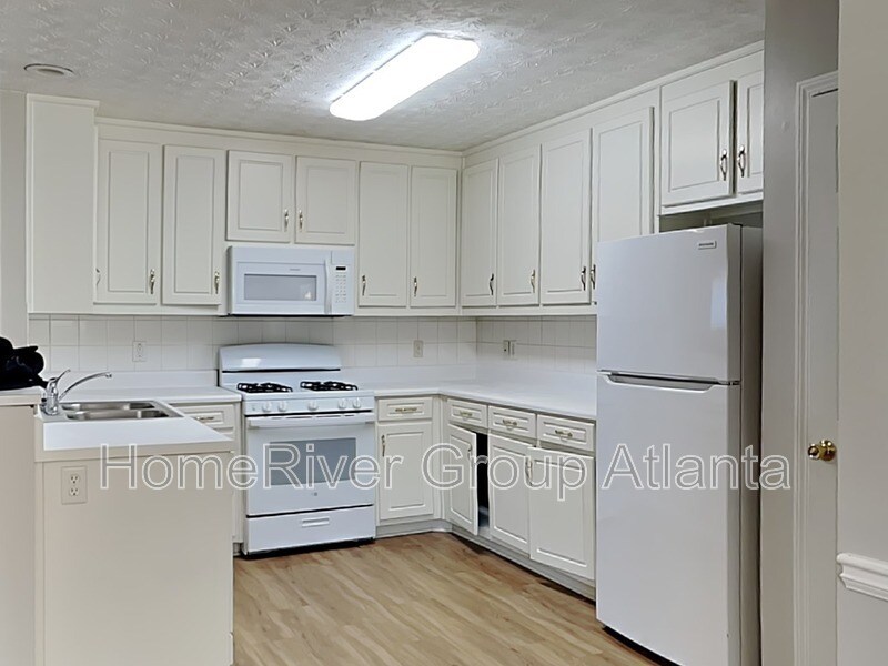 Building Photo - 649 Stonecrest Dr