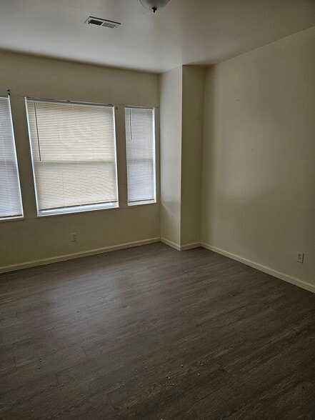 Bed Room - 2023 S Compton Ave