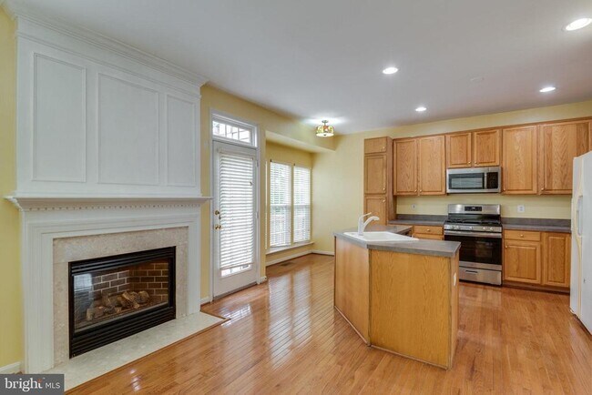 Building Photo - 43794 Virginia Manor Terrace