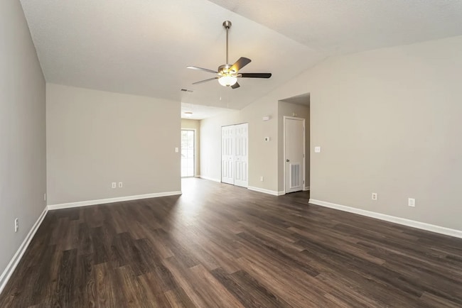 Building Photo - 2682 Stratford Lake Ct