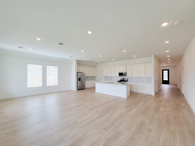 Building Photo - 17850 Aile Pierre Pass