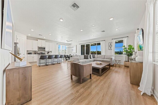 Building Photo - 284 Southfield St