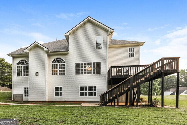 Building Photo - 195 Ridgecrest Dr