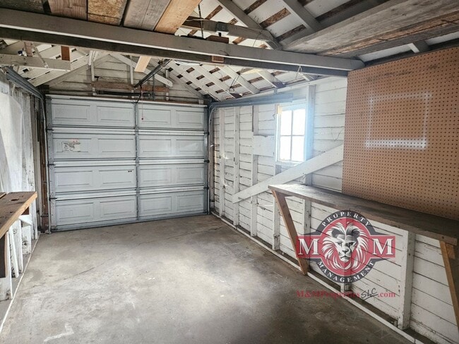 Building Photo - Remodeled 2 Bd 1.5 Ba Home in Sandy