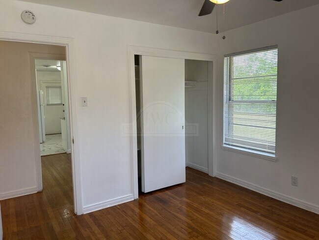 Building Photo - 2309 Sunny Ln