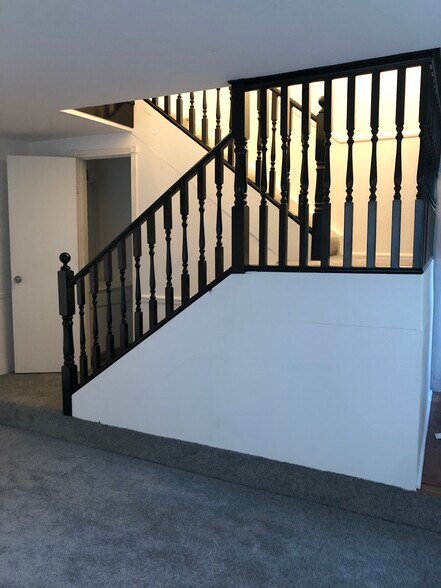 Building Photo - 7964 Mission Center Ct