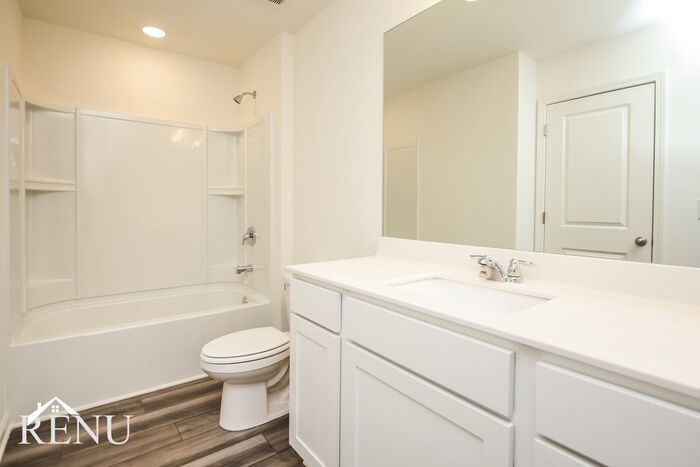 Building Photo - 3094 Calcutta St