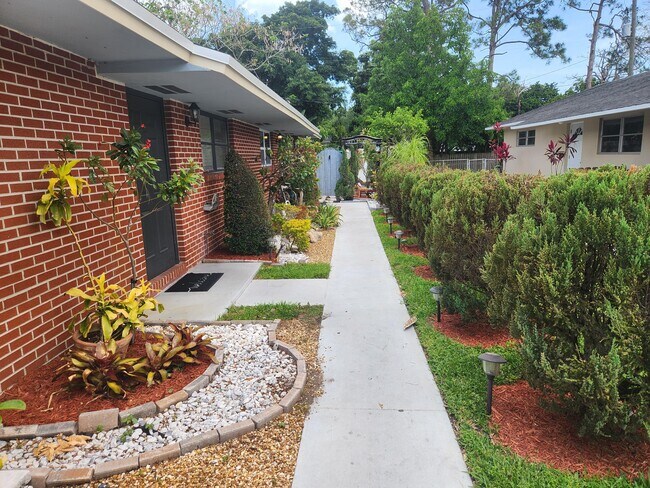 Building Photo - 452 Martin Ave