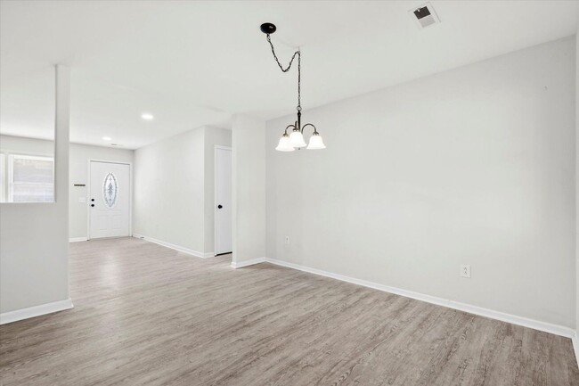 Building Photo - Four Bedroom Brick home in Sangaree