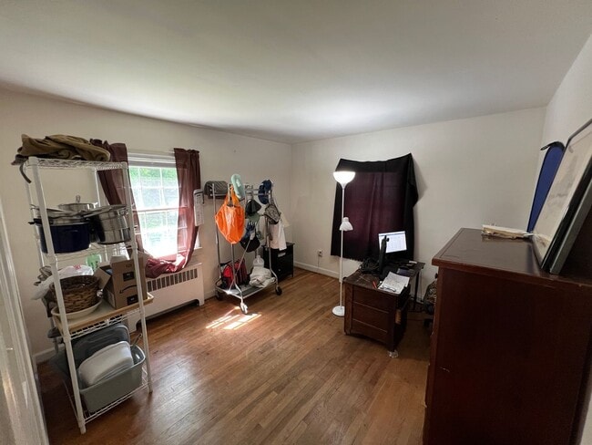 Building Photo - Adorable 2bdrm/1bth Ranch Style Home Conve...
