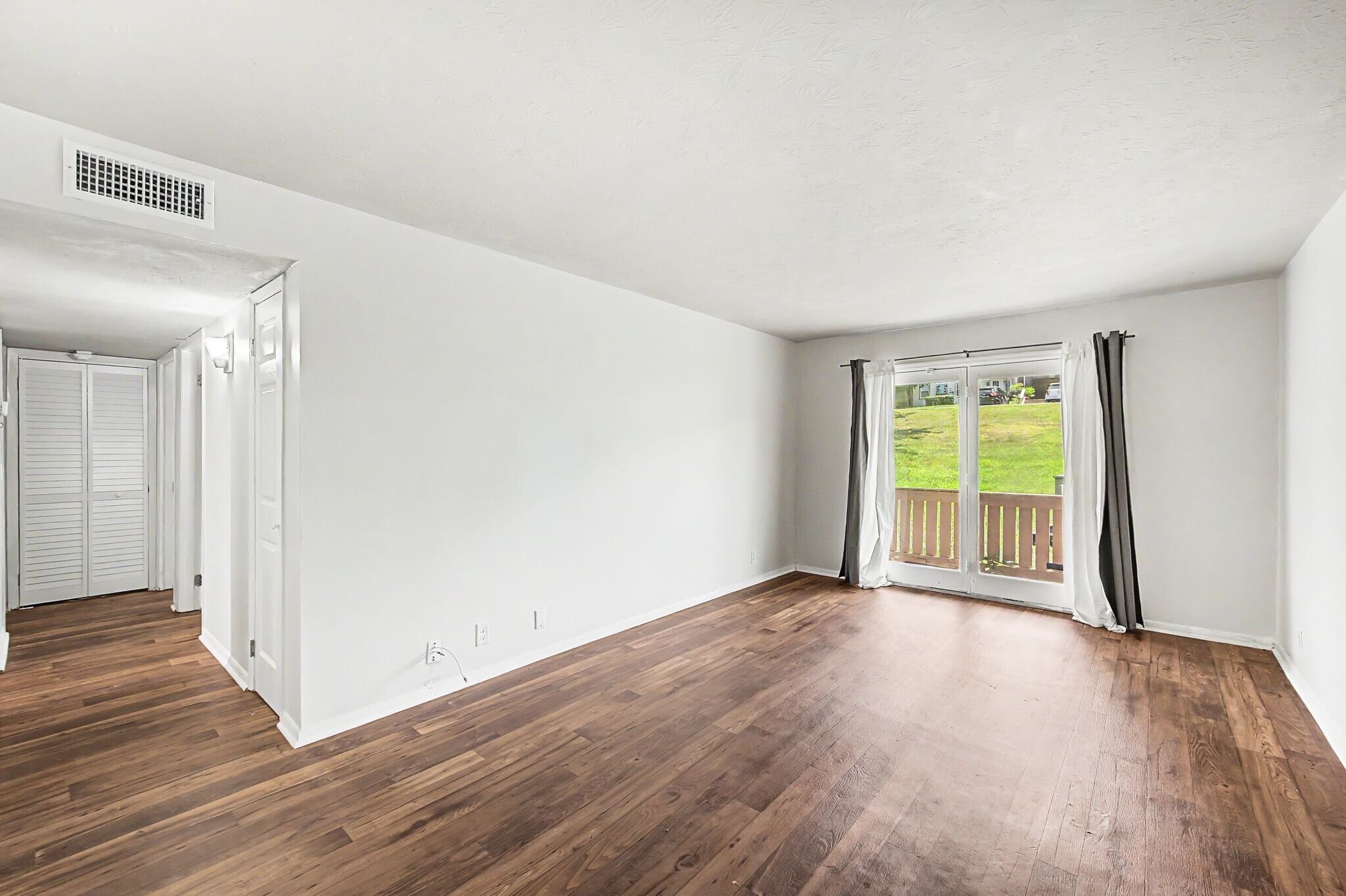 Building Photo - 709 Ashlawn Pl