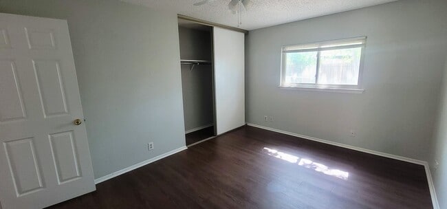 Building Photo - 1331 Bayou Dr