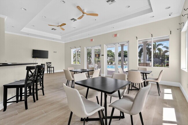 Building Photo - 950 Lavers Cir
