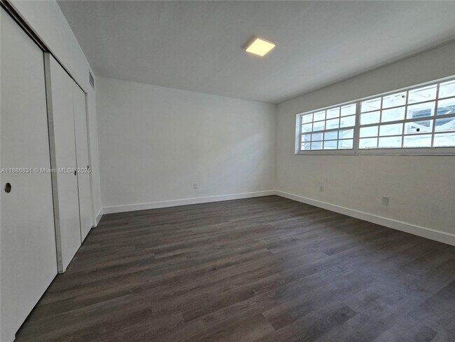 Building Photo - 8000 Tatum Waterway Dr