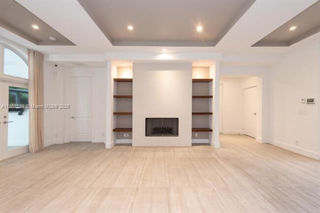 Building Photo - 3875 Park Ave