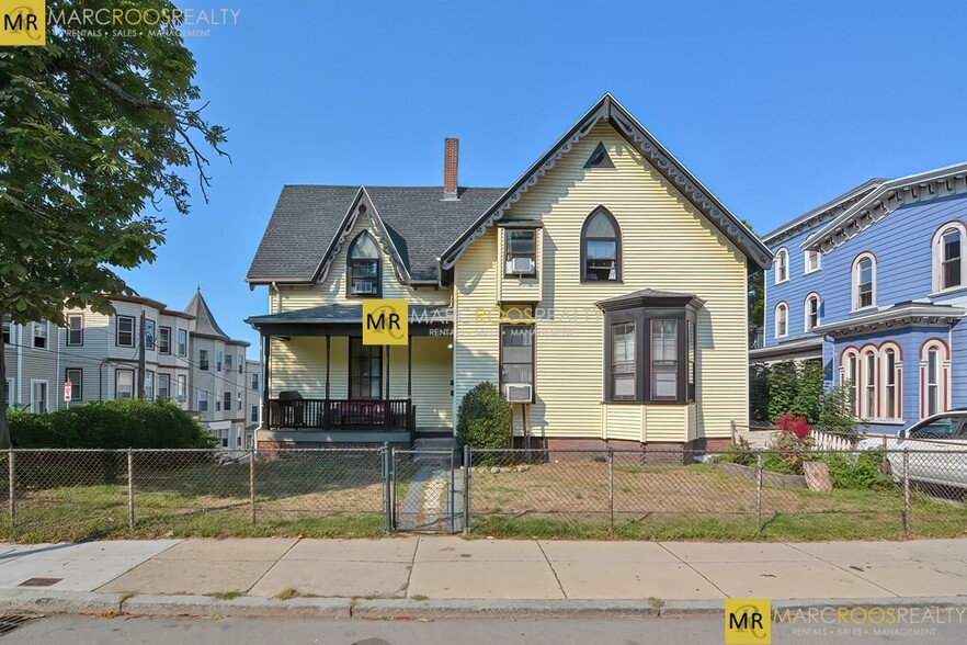 Building Photo - 139 Hillside St