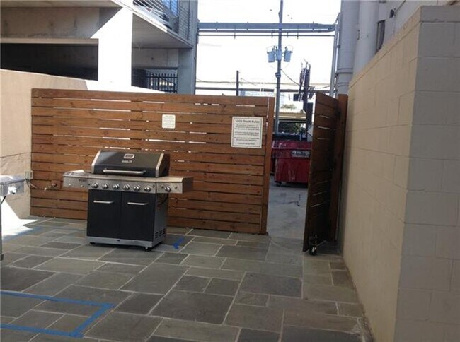 Building Photo - Live on St Charles Avenue with all that th...
