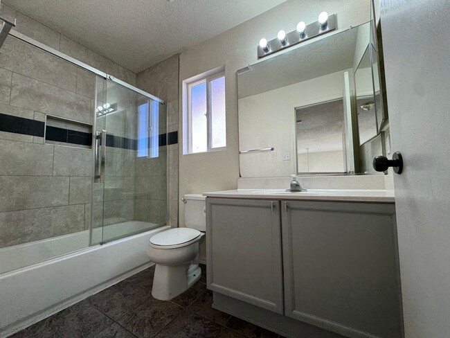 Building Photo - Quail Springs 2 Story!  4 Bedroom.