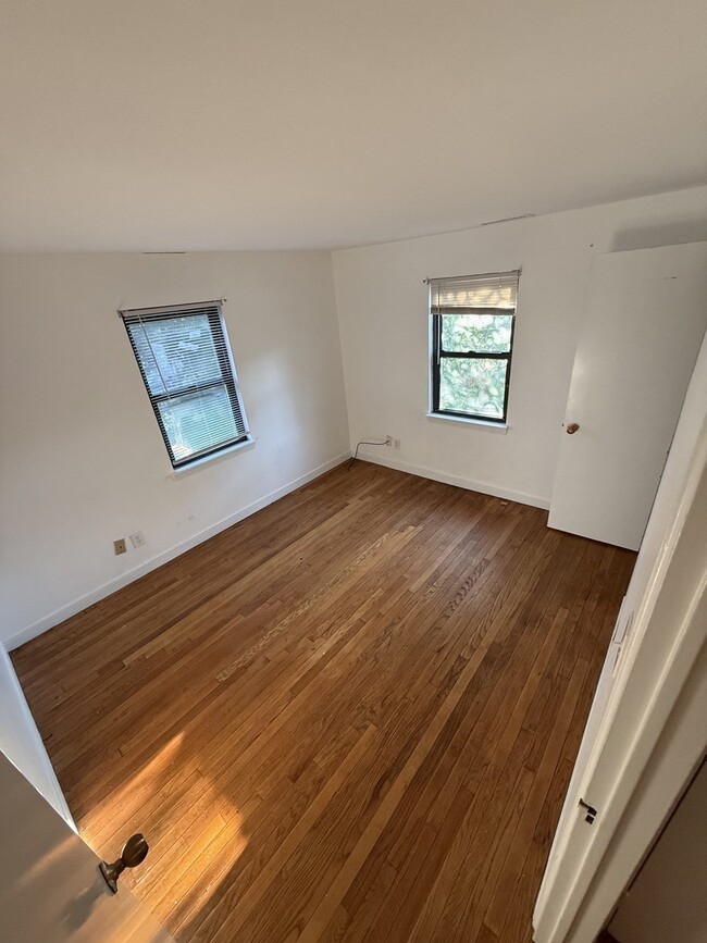 Building Photo - 11 Brownell Cir