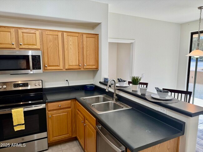 Building Photo - 3330 S Gilbert Rd